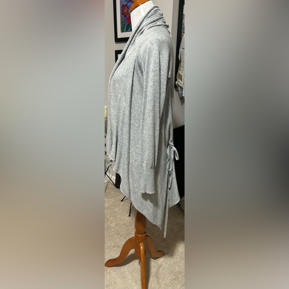 Anthropologie Guinevere Gray Waterfall Cardigan. Size M - Picture 4 of 8